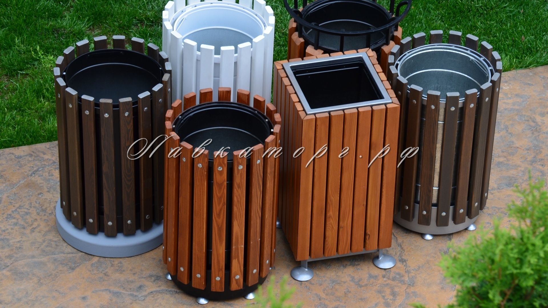 металлические с отделкой деревом