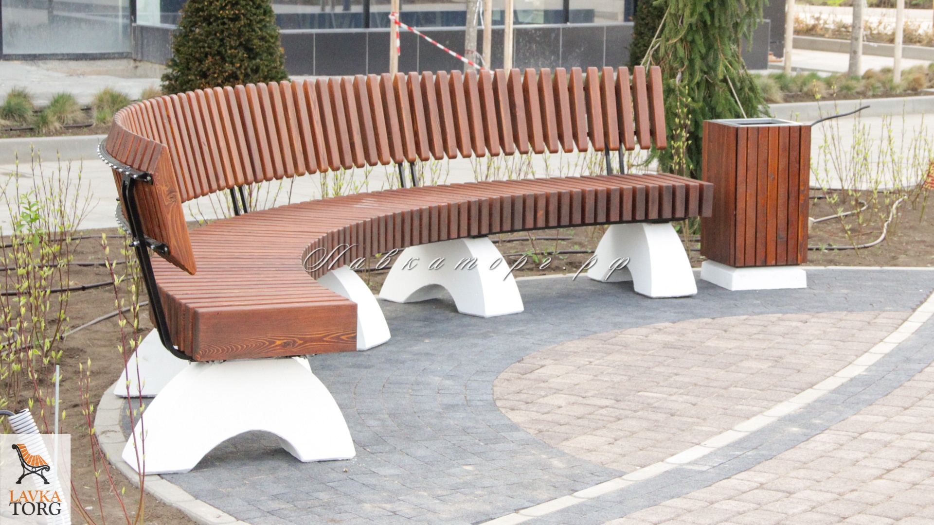 Скамейки радиусные на бетоне СБлв-рл