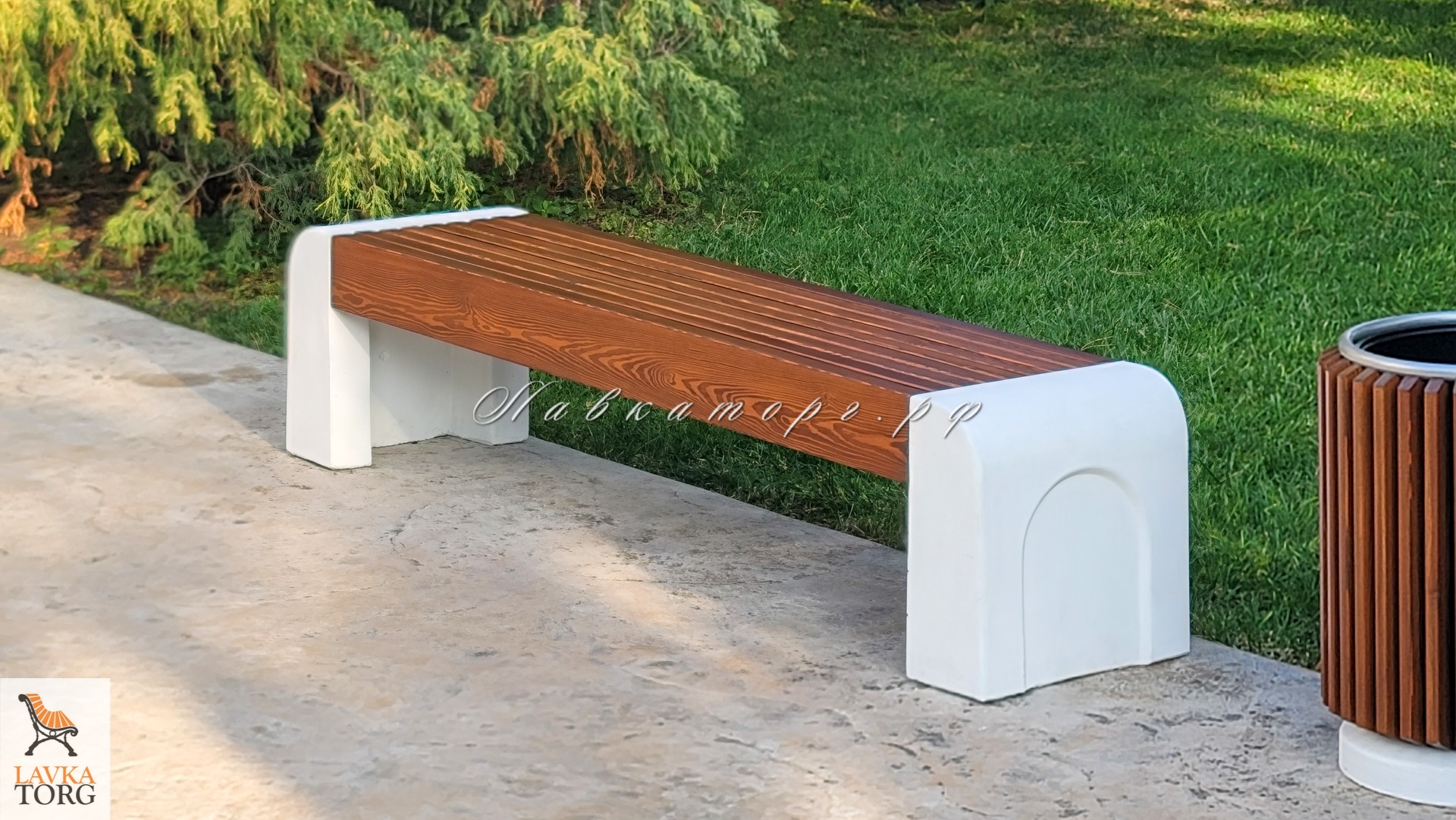 Лавочки без спинки СБл-20Б из лиственницы на бетоне