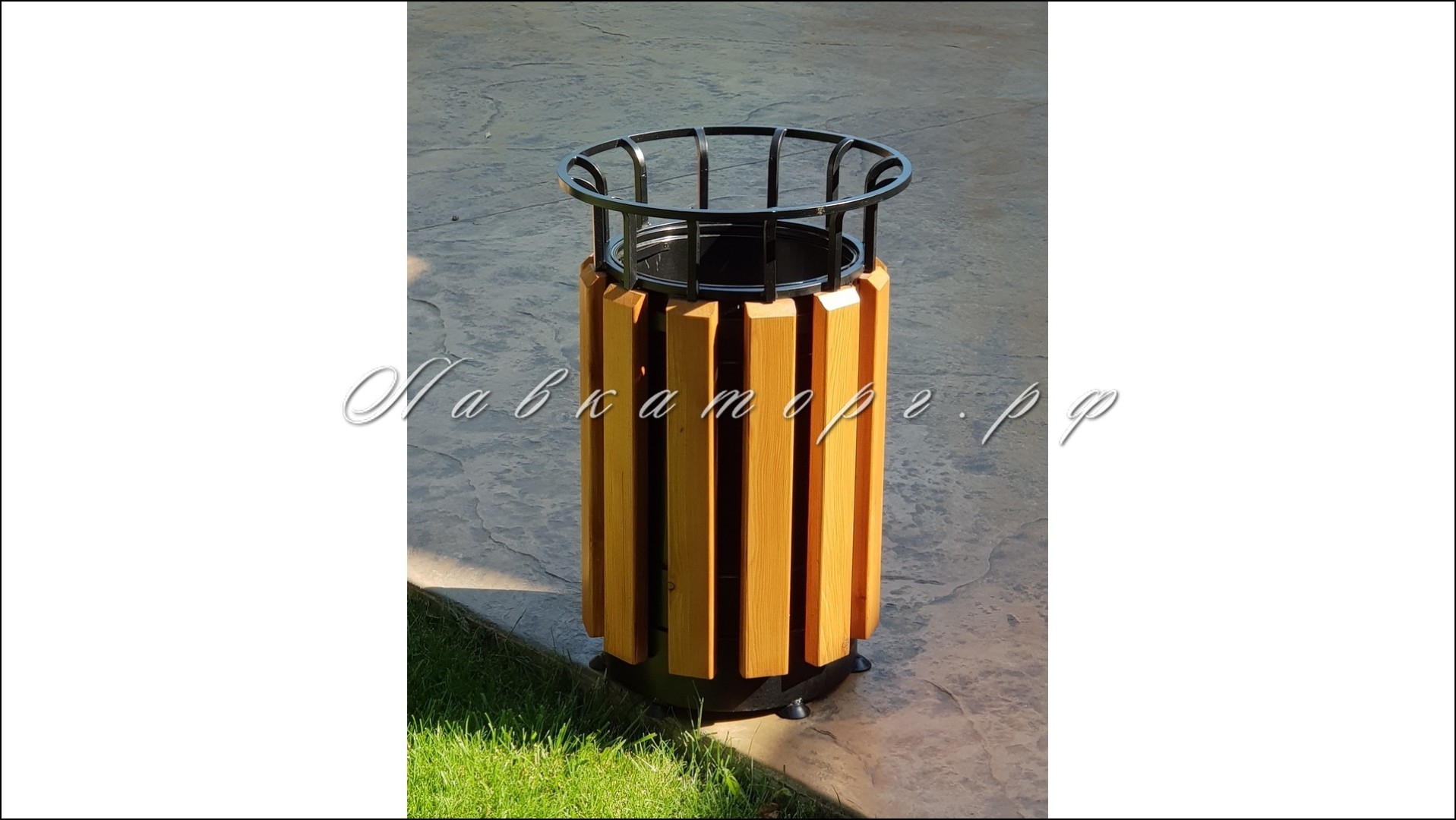 Урны уличные деревянные на металлокаркасе УМл-2к