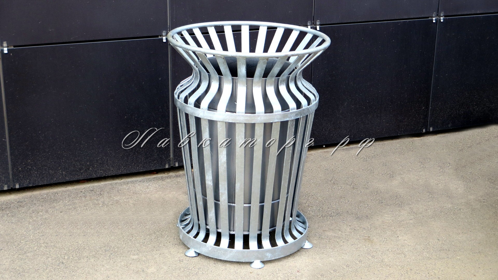 Урны уличные оцинкованные УМц-1