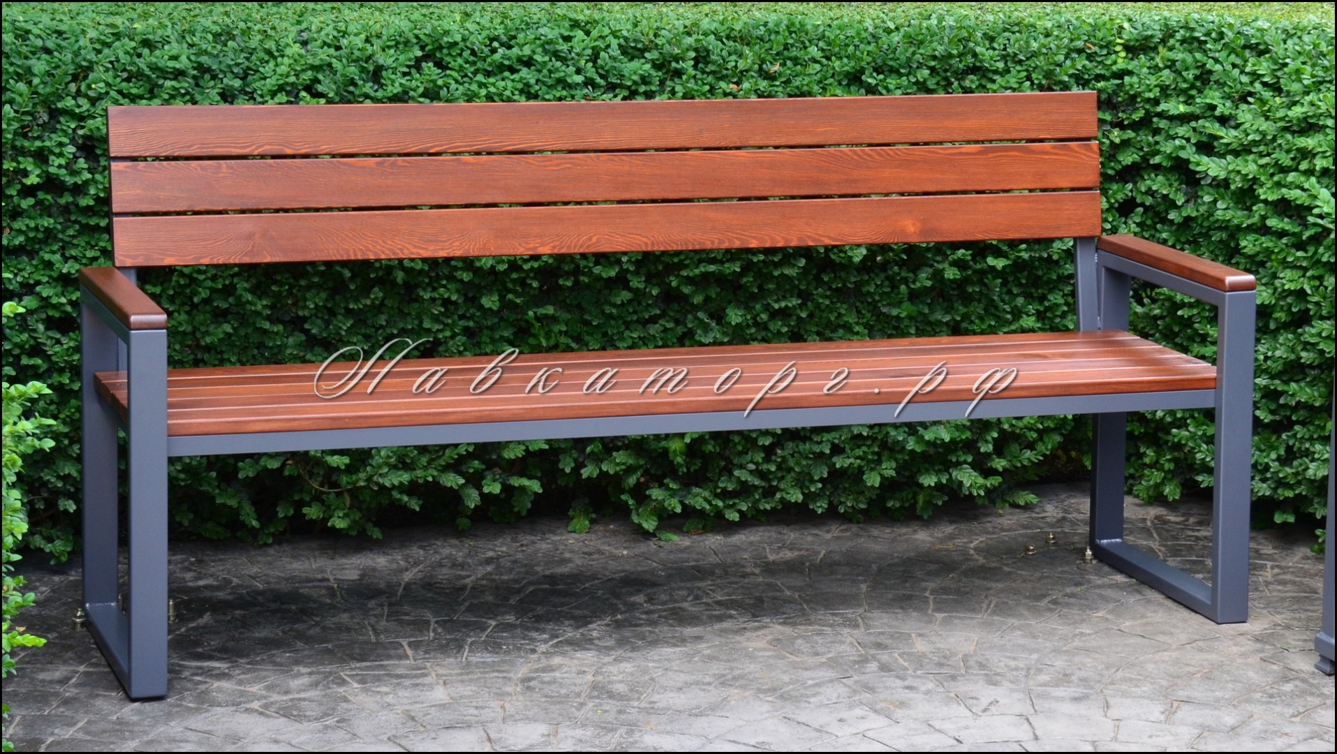 Скамейки уличные СТ60х30л-2п с подлокотниками